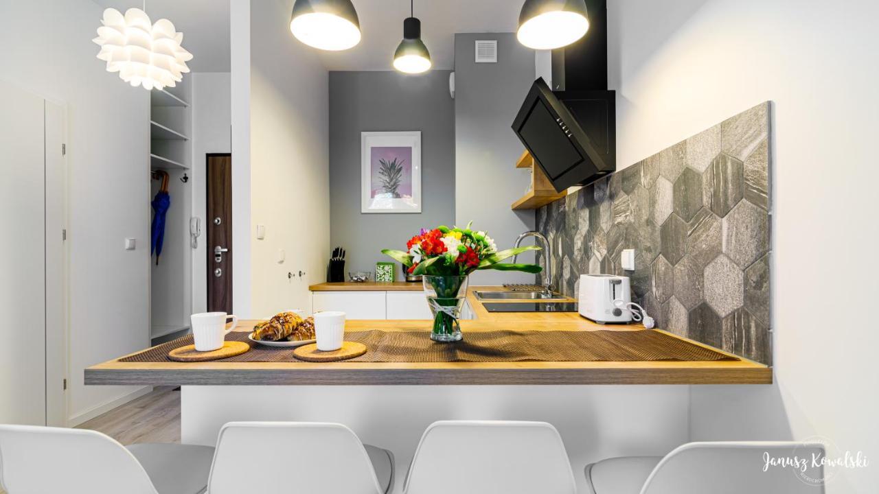 غدانسك Maya'S Flats & Resorts 32 - Garden Gate المظهر الخارجي الصورة